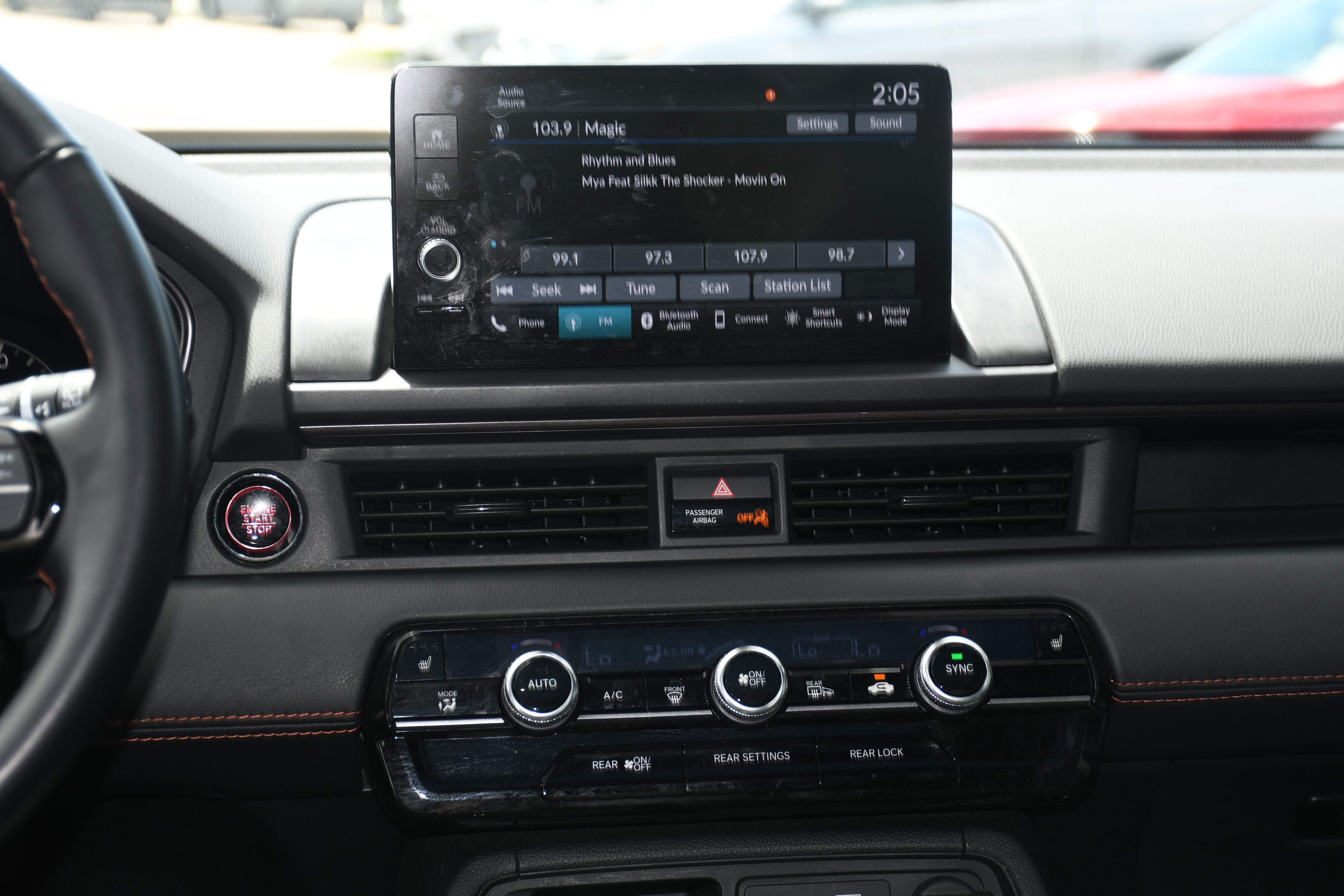 Used 2025 Honda Pilot TrailSport image 20