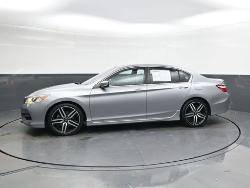 Used 2017 Honda Accord Sport image 8
