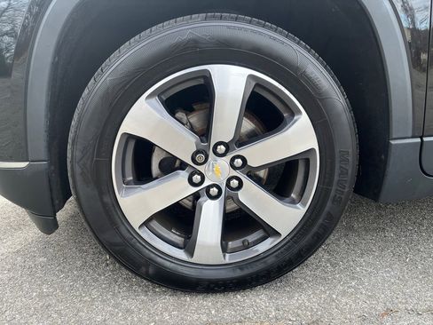 Used 2020 Chevrolet Traverse LT w/ LT Premium Package image 6