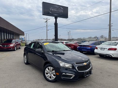 Used 2016 Chevrolet Cruze LS image 1