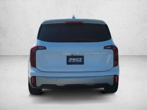 Used 2023 Kia Telluride LX image 7