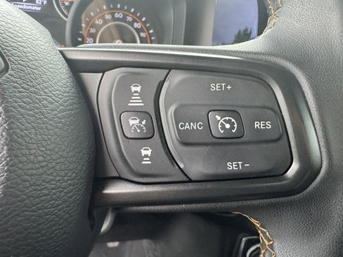 Used 2024 Jeep Wrangler Unlimited Sport AWD/4WD image 32