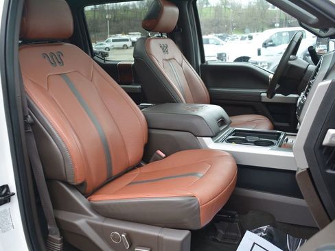 Used 2018 Ford F450 King Ranch w/ King Ranch Ultimate Package AWD/4WD image 21