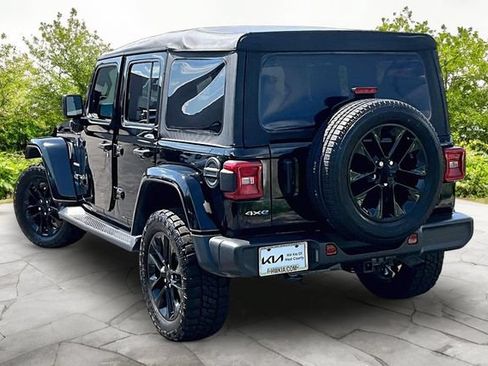 Used 2021 Jeep Wrangler Unlimited Sahara w/ Cold Weather Group AWD/4WD image 10
