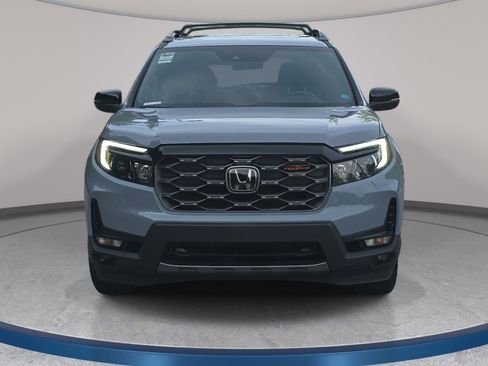 Used 2024 Honda Passport TrailSport image 2