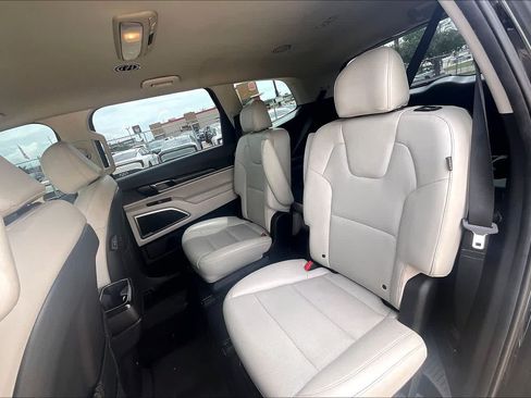 Used 2023 Kia Telluride S FWD image 27
