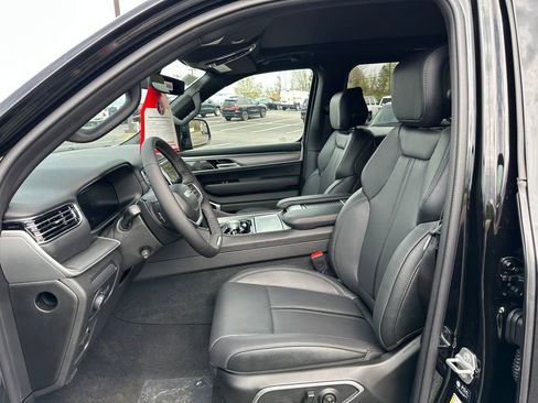 New 2026 Jeep Grand Wagoneer Limited AWD/4WD image 14