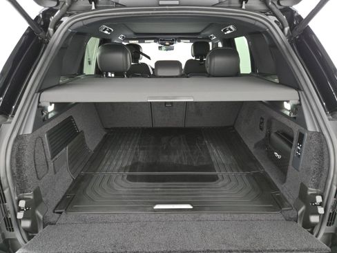New 2025 Land Rover Range Rover SE image 14