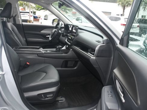 Certified 2025 Toyota Grand Highlander FWD image 20