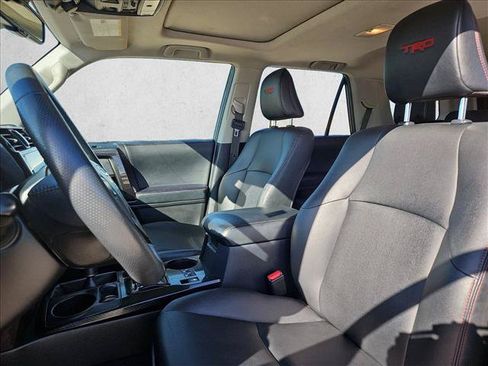 Used 2021 Toyota 4Runner TRD Off-Road Premium w/ Moonroof Package AWD/4WD image 17