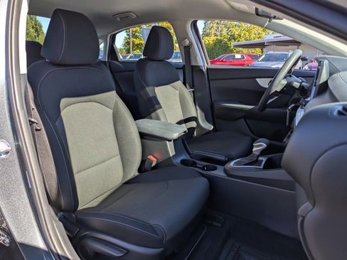 Used 2023 Kia Forte LXS image 30