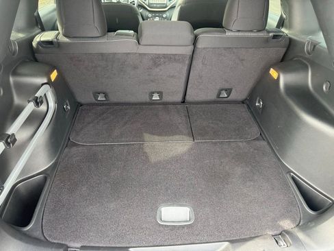 Used 2015 Jeep Cherokee Latitude w/ Comfort/Convenience Group AWD/4WD image 47