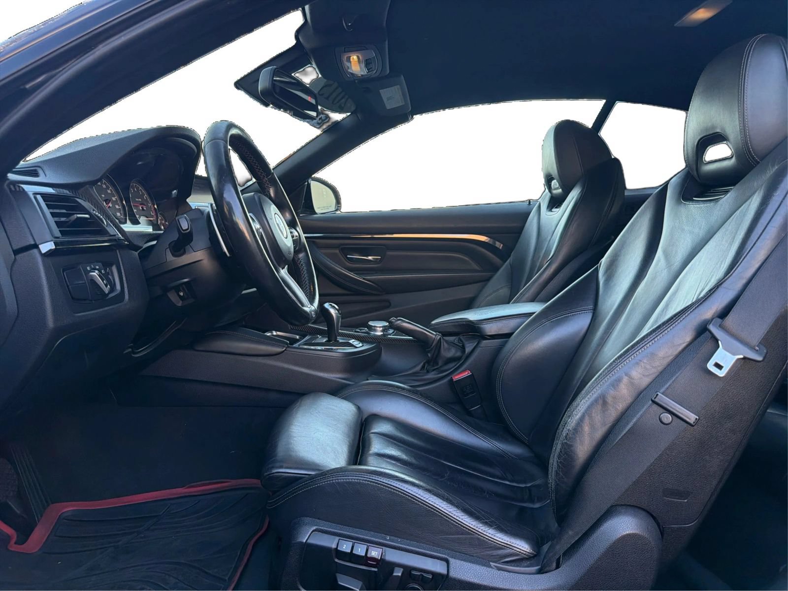 Used 2015 BMW M4 Convertible w/ Executive Package RWD image 9