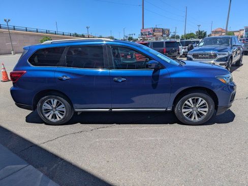 Used 2020 Nissan Pathfinder SL AWD/4WD image 6
