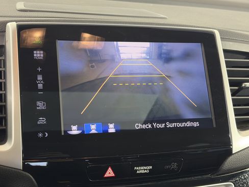 Used 2016 Honda Pilot Touring image 23