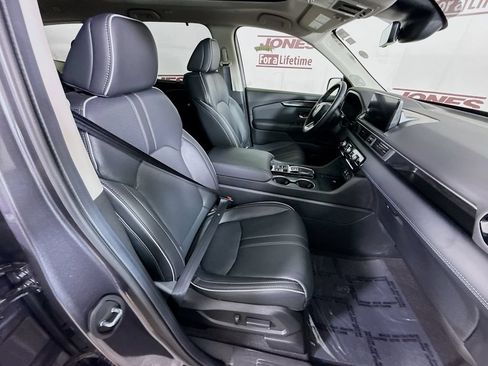 Used 2025 Honda Pilot Elite image 35