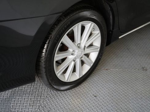Used 2012 Toyota Camry XLE w/ Leather Pkg FWD image 60
