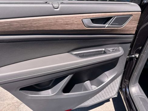 Certified 2025 Volkswagen Atlas SEL Premium R-Line image 12