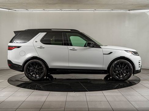 New 2026 Land Rover Discovery Dynamic SE image 11