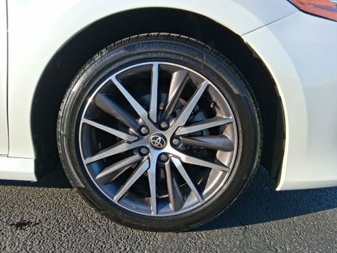 Used 2022 Toyota Camry XLE w/ Cold Weather Package FWD image 5