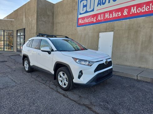 Used 2020 Toyota RAV4 XLE image 6