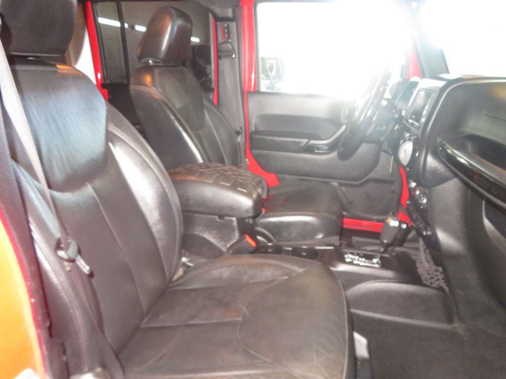 Used 2015 Jeep Wrangler Unlimited Sahara AWD/4WD image 32