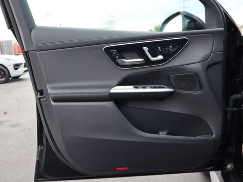 Used 2026 Mercedes-Benz GLC 300 image 13