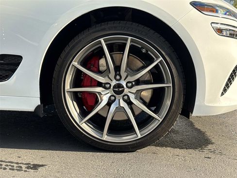 Used 2025 Genesis G70 2.5T image 17