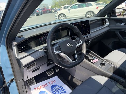 Used 2025 Volkswagen Tiguan SE R-Line AWD/4WD image 25