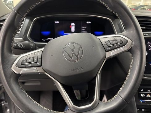 Used 2022 Volkswagen Tiguan SE image 22