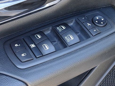 Used 2021 RAM 1500 Big Horn w/ Built-to-serve Edition image 12