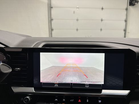 Used 2024 GMC Sierra 1500 SLT image 34