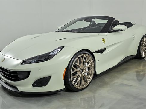 Used 2019 Ferrari Portofino RWD image 5