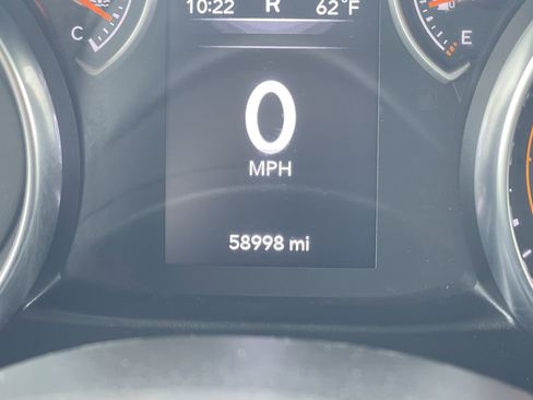 Used 2023 Jeep Gladiator Sport image 8