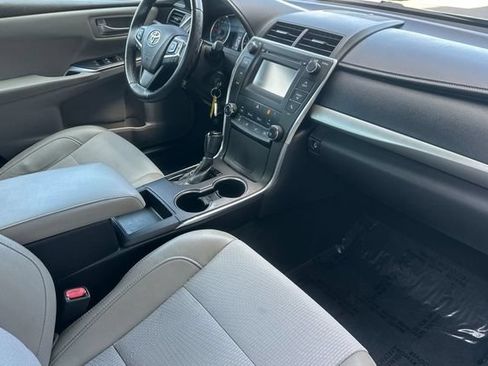 Certified 2017 Toyota Camry SE FWD image 19