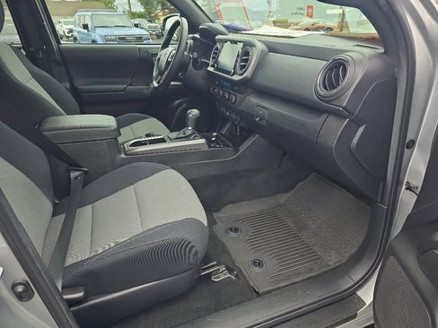 Certified 2023 Toyota Tacoma TRD Off-Road image 15