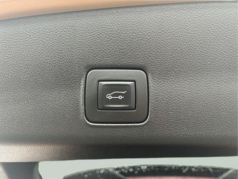 Used 2024 Chevrolet TrailBlazer RS w/ Convenience Package AWD/4WD image 43