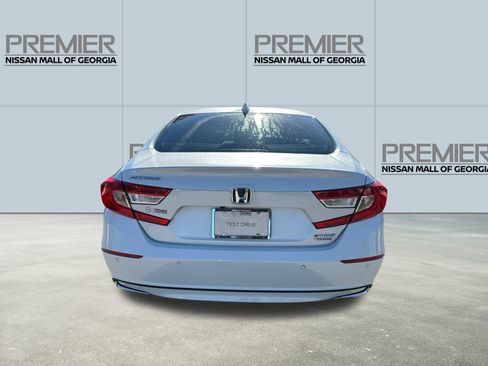Used 2022 Honda Accord Touring image 6