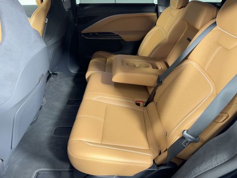 Used 2026 Lucid Gravity Dream image 15