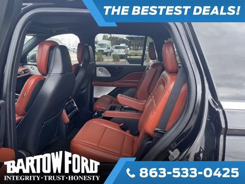 Used 2025 Lincoln Aviator Reserve w/ Luxury Package image 9