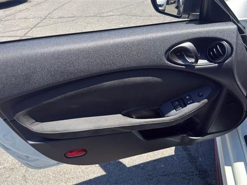 Used 2018 Nissan 370Z NISMO RWD image 6