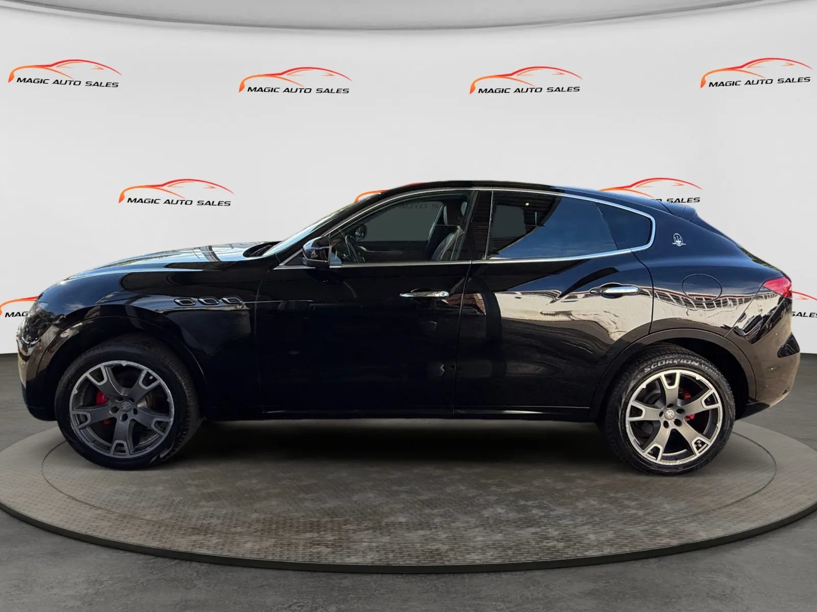 Used 2019 Maserati Levante AWD/4WD image 7