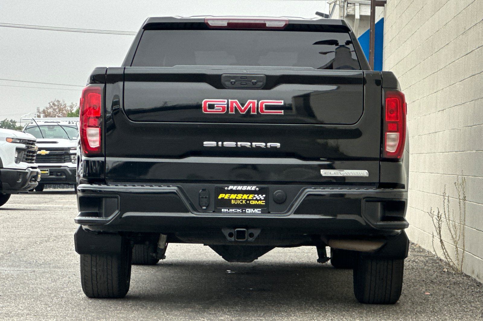 Used 2023 GMC Sierra 1500 Elevation AWD/4WD image 5