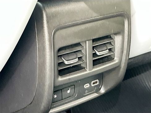 Used 2025 Cadillac XT4 Sport image 25