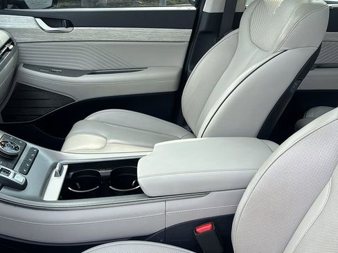 Used 2024 Hyundai Palisade Calligraphy image 24