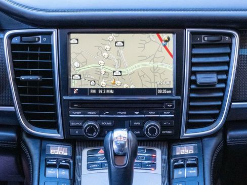 Used 2016 Porsche Panamera GTS image 16