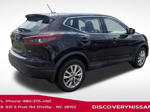 Used 2017 Nissan Rogue Sport S w/ S Appearance Package FWD image 2