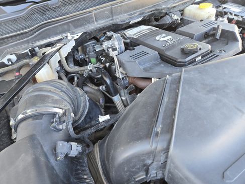 Used 2024 RAM 2500 Big Horn image 28