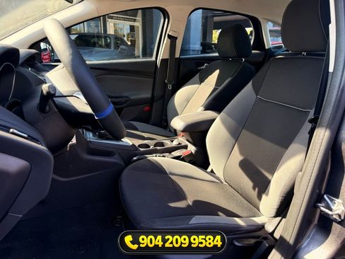 Used 2014 Ford Focus SE FWD image 16