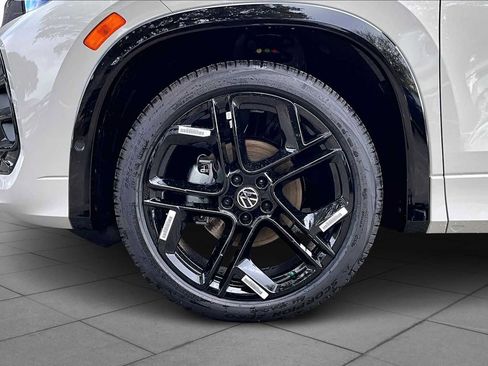 New 2026 Volkswagen Tiguan SE R-Line FWD image 11